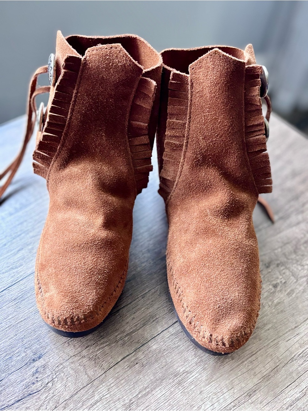 Minnetonka Chestnut Suede Fringe Ankle Booties